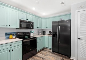 🏖️ Relaxing & Carefree Ocean Block condo, pool. Newly Renovated!🏖️