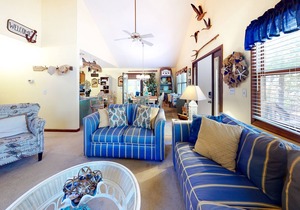 Renovated Home with Deck, Sunroom, Washer/Dryer, Central AC & WiFi