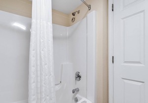 Retreat to the Tranquil Glacier Suite on Kelleys Island 227