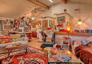Riverfront Getaway w/ Treehouse, Kayaks & Deck!