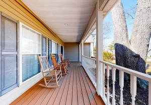 Salt Pond haven with WiFi, sunroom, deck, fireplace & paid-access pool & tennis