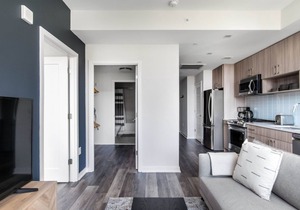 Sleek Crystal City 1BR w/Pool, Gym, W/D, 1 block to WF by Blueground