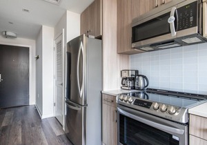 Sleek Crystal City 1BR w/Pool, Gym, W/D, 1 block to WF by Blueground