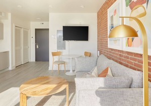 Sonder Callisto | Spacious Studio Apartment
