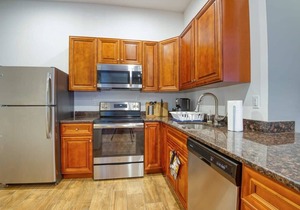 Sosuite | 2BR Apt w. W/D, Gym, On-Site Restaurant