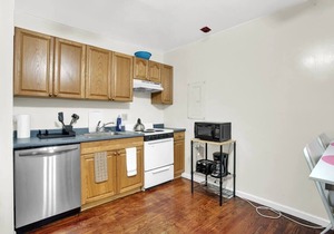 Spacious 2BR w/Private Yard