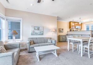 Sparkling Family Townhouse w/Private Balcony/Washer/Dryer/Free WiFi/Central AC