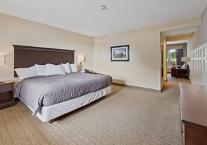Stay in the Glacier Suite for breathtaking views of Kelleys Island 116