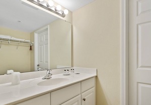 Stay in the Glacier Suite for breathtaking views of Kelleys Island 116
