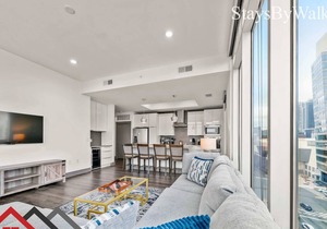 StaysByWalker 2BR Lux Uptown | City View! KingBeds