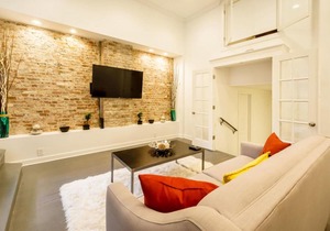 Stylish 2BD Loft in the Heart of Old City