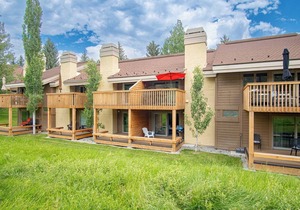 Sunburst in Sun Valley! Modern Family Getaway in Elkhorn.