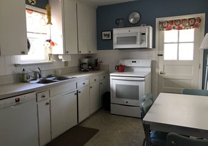 Swim, Walk, Eat, & Play. Located 1/2 block to beach & boardwalk