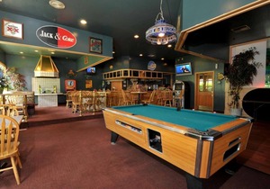 Take An Amazing Vacation! On-site Pool and Restaurant, Near Boise Art Museum!