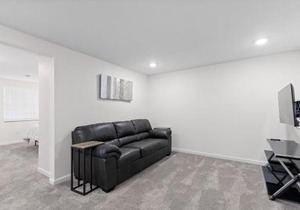 The Laurel Lounge - Apt 1