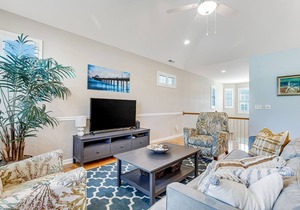 The Tides Coastal Gem W/Fast WiFi, Beautiful Decor, & Beach Access Nearby