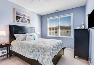 The Tides Coastal Gem W/Fast WiFi, Beautiful Decor, & Beach Access Nearby