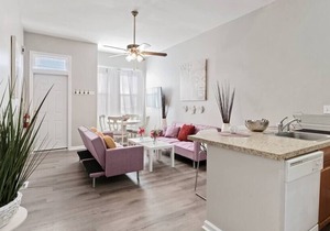 This apartment is a 3 bedroom(s), 1 bathrooms, located in Philadelphia, PA.