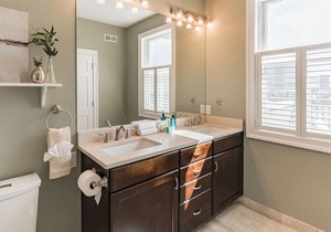 This house is a 3 bedroom(s), 2.5 bathrooms, located in Philadelphia, PA.