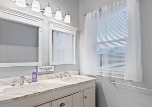 This house is a 4 bedroom(s), 2 bathrooms, located in Philadelphia, PA.