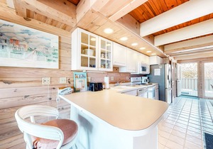 Three-Story Oceanfront Townhouse w/Private Deck, Great Views, Central A/C