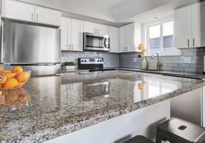 Townsend Inlet Beachblock 4 bedroom, 2 full bath 1st floor of a duplex