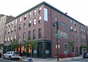 ☆ TRIPLE MINT GEM IN THE HEART OF OLD CITY ☆