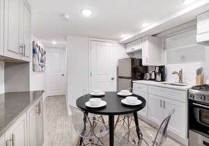TwinCity 2BR/1BA Apartment-Mins away to NYC! (1)
