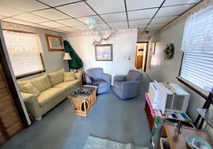 Two bedroom, 1 bath bayfront condo that sleeps 6