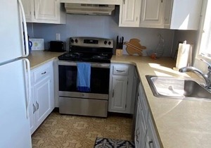 TWO-STORY TOWNHOUSE WITH BAY AND SUNSET VIEWS!