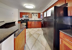 Updated 2 BR Pool View Condo - 3 minutes From Downtown Put-in-Bay Ohio - CON1