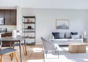 Upscale H Street 1BR w/W/D & Gym, walk to Union Station, by Blueground