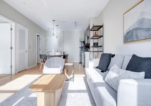 Upscale H Street 1BR w/W/D & Gym, walk to Union Station, by Blueground
