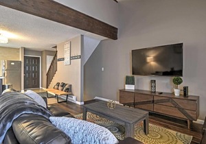 Upscale Tannersville Townhome Close to Skiing!