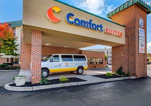 2-Star Hotel ∙ Comfort Suites Bethlehem Near Lehigh University and LVI Airport