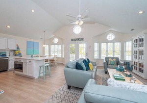 Walk to Beach & Boardwalk at 11 & Central, bikes, surf boards, chairs & tags inc