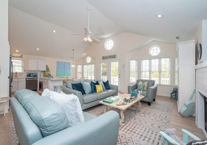Walk to Beach & Boardwalk at 11 & Central, bikes, surf boards, chairs & tags inc