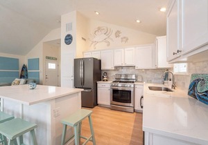 Walk to Beach & Boardwalk at 11 & Central, bikes, surf boards, chairs & tags inc