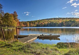 Walk to Lake and Beach Pocono Cabin with Fire Pit