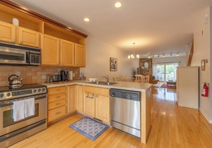 Water Street Retreat - In the heart of Downtown Saugatuck with views of the river!