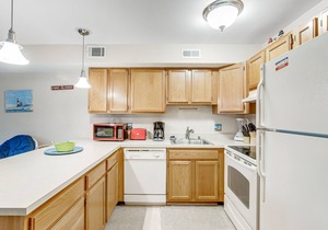Water View Condo with Full Kitchen, Central AC, Balcony, and Free WiFi