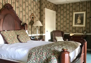 Waynebrook Inn, Est 1865