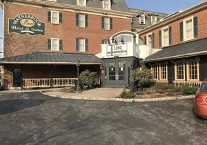 Waynebrook Inn