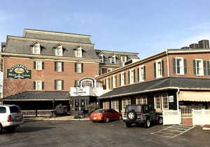 Waynebrook Inn