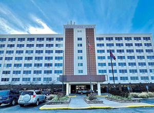 Plaza Hotel Surestay | Claymont
