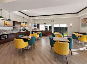 Comfort Suites East | Summit Station