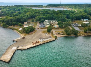 Located Seconds The Beach | Kelleys Island