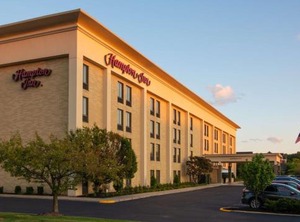 Hampton Inn Suites Heights | Solon