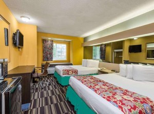 Microtel Inn | Riverside