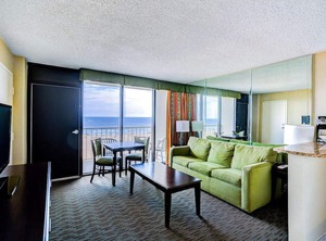 Beach Quarters Resort | Northeast Virginia Beach